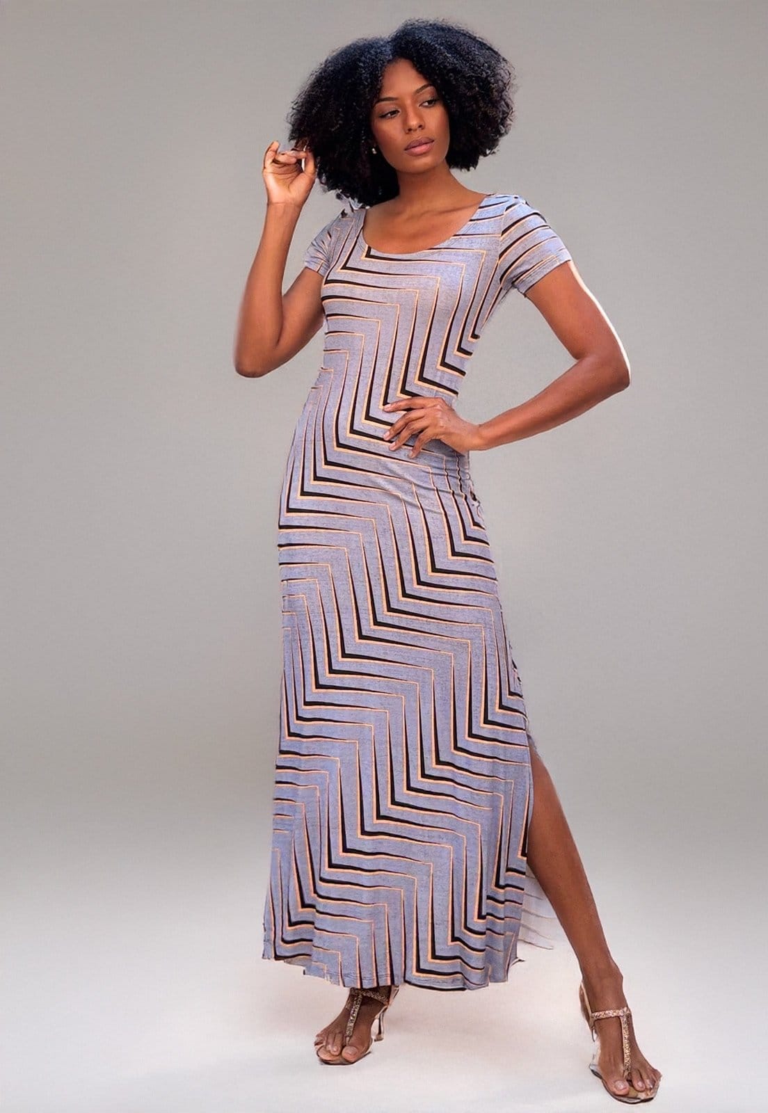 Vista principal Vestido Longo Malha Gola Canoa Manga Curta Estampa Murici Cabanafree cinza/estampado