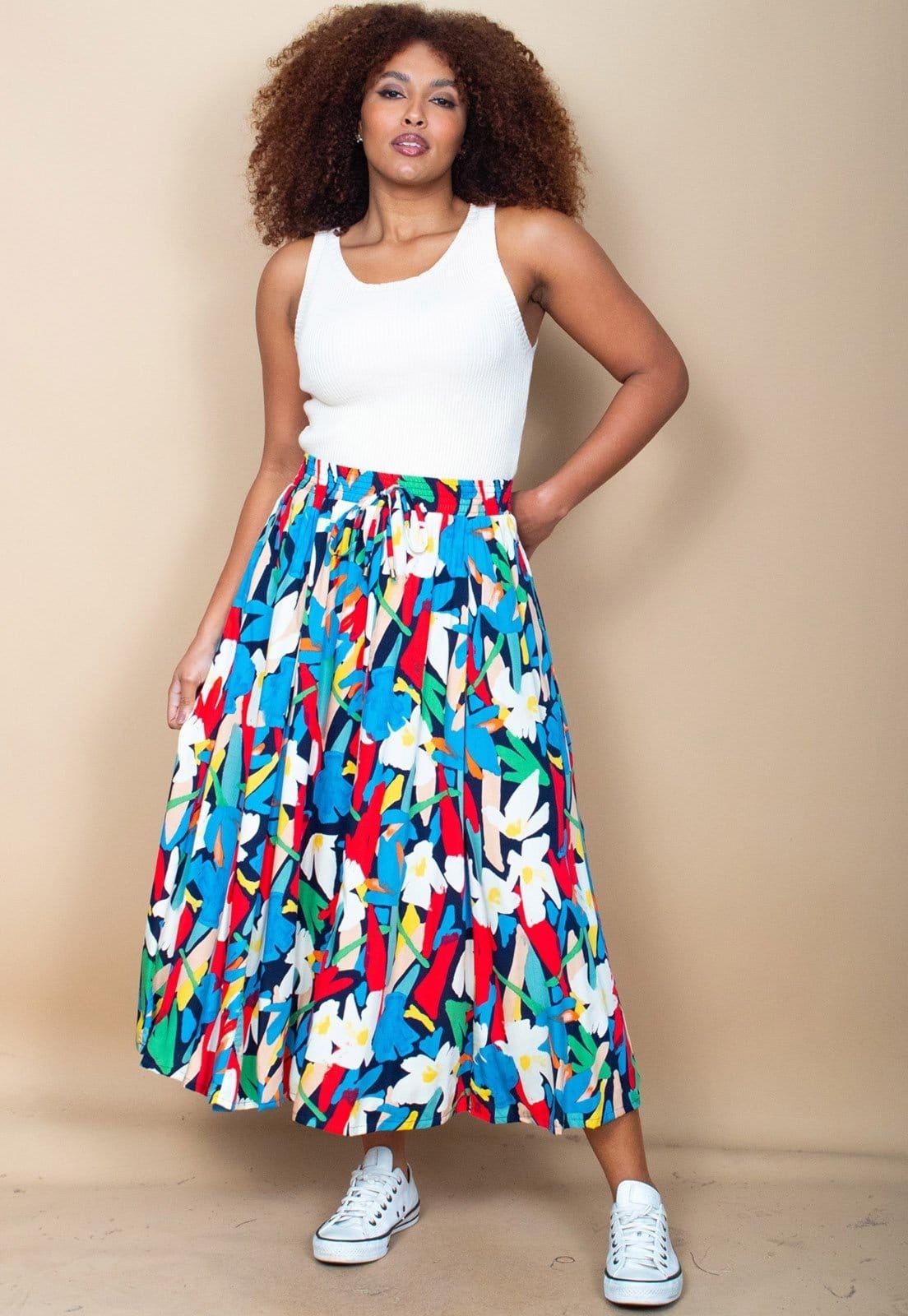 Vista 2 Saia Cabanafree Longa Estampa Floresce Cabanafree azul/branco/estampado/vermelho