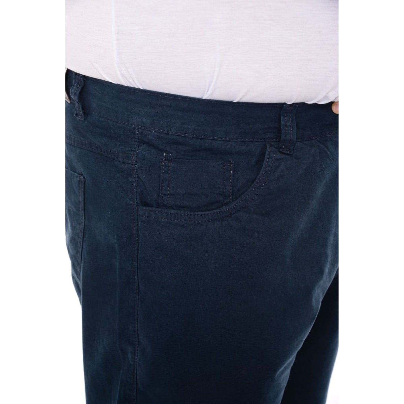 Vista 2 Bermuda Básica Masculina Plus Size Colorida na Sarja Alleppo Jeans azul marinho