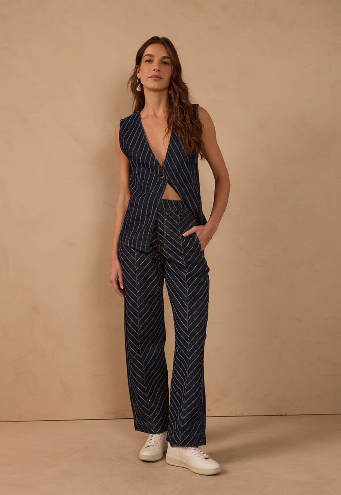 Vista 2 Calça Feminina Dress to Reta Listrada Dress to azul marinho