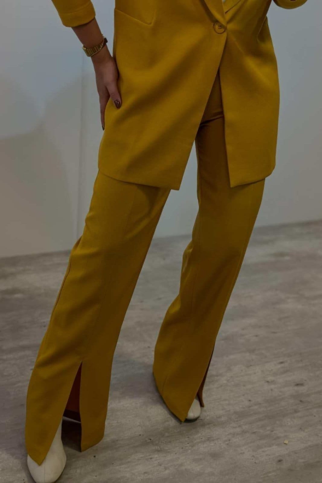 Vista 2 Calça Vanibele Reta Mostarda Vanibele amarelo