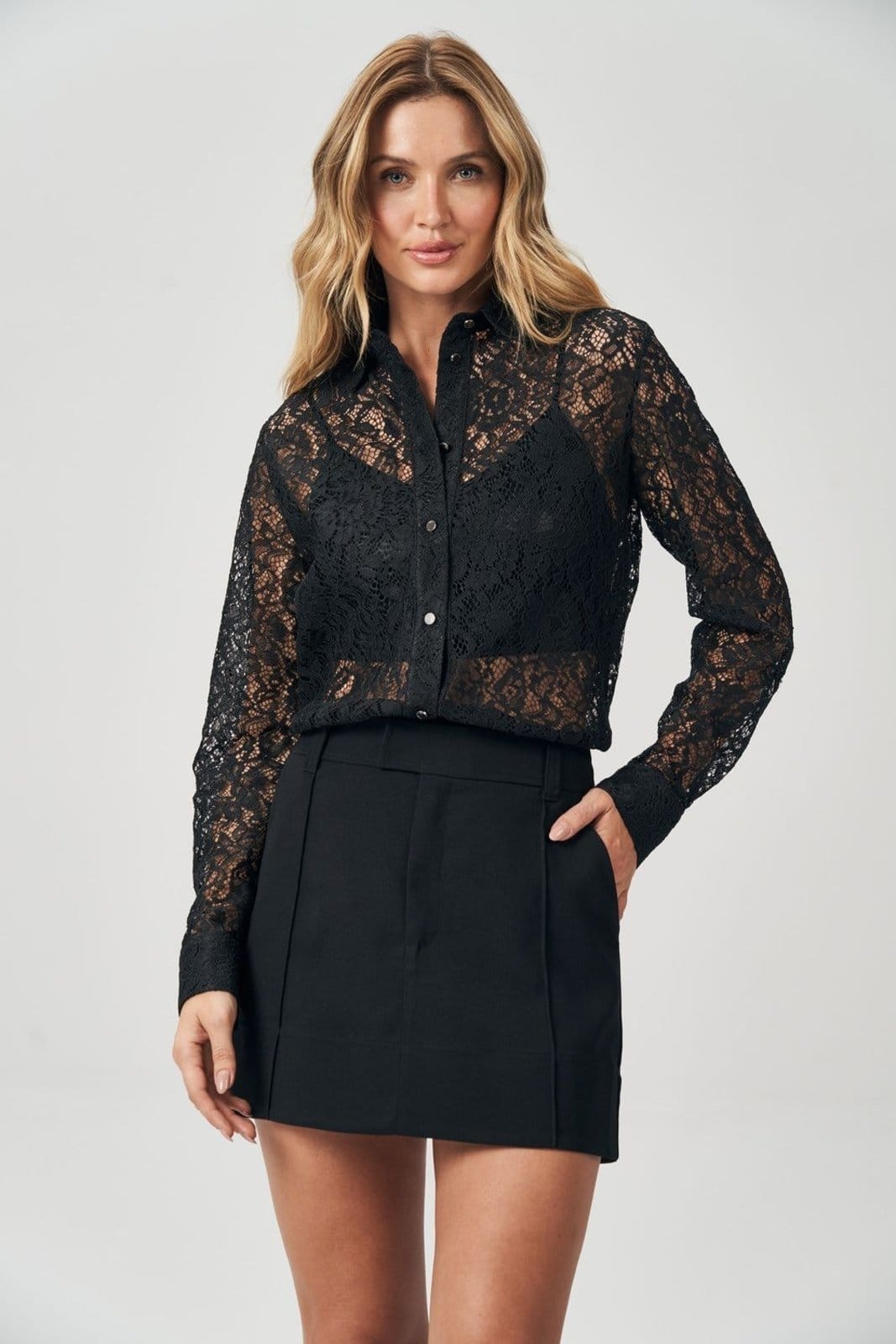 Camisa Black Renda Feminina Acostamento