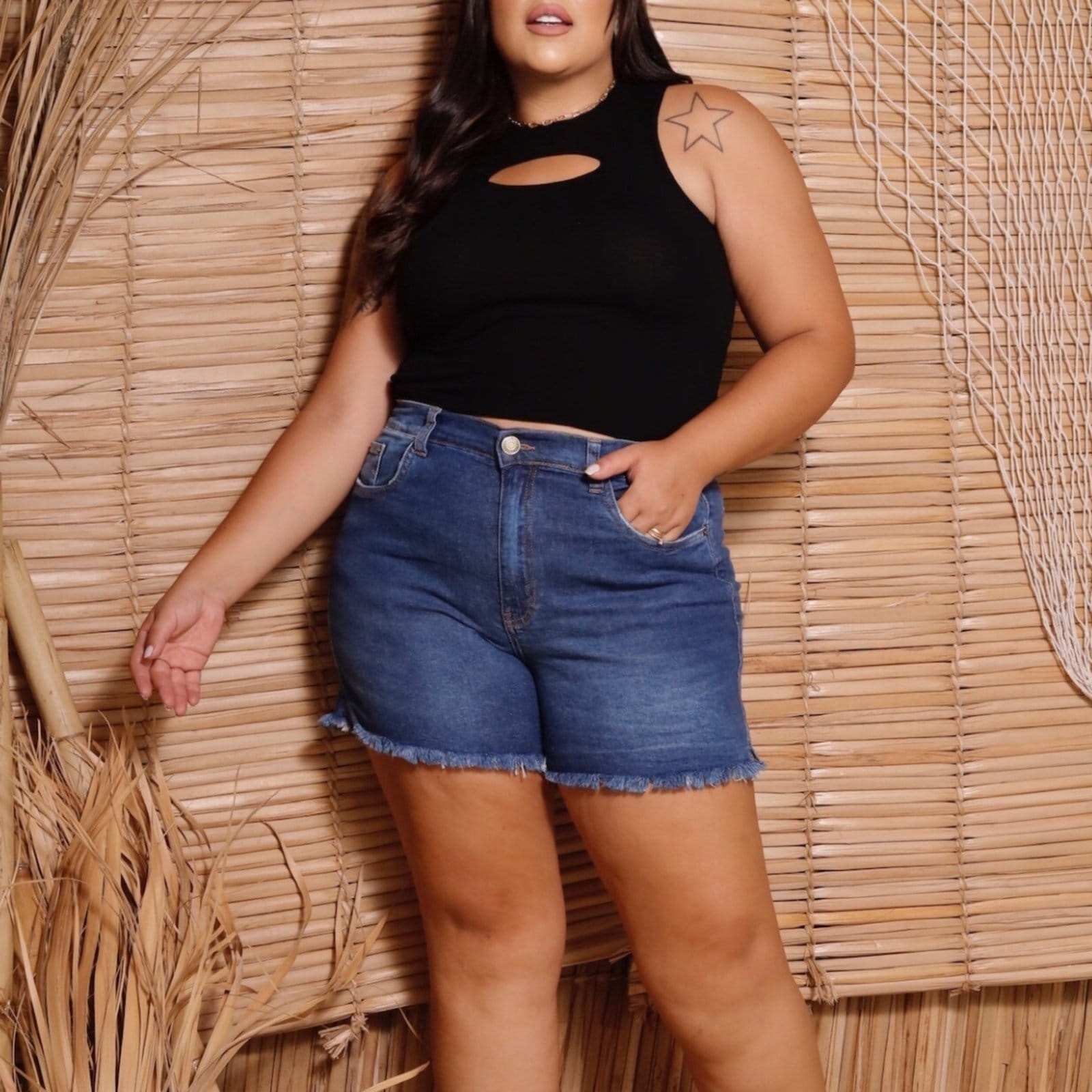 Vista 2 Shorts Jeans Com Elastico Costas Curvy Feminino Revanche Polatl¿ Revanche unico