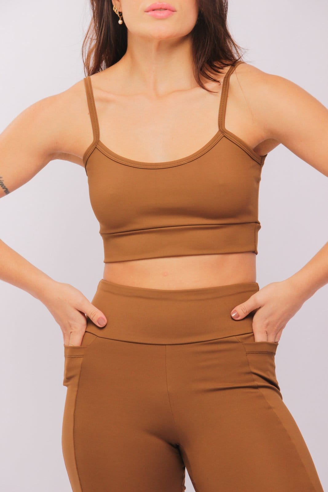 25015 - Top Curto Alça Fina Sport Marrom Cafe - Duna Casual