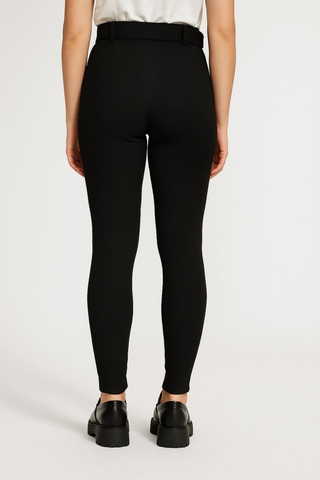 Vista 2 Calça Alfaiataria D Bell Outlet Fashion Com Cinto Preta D BELL OUTLET FASHION preto