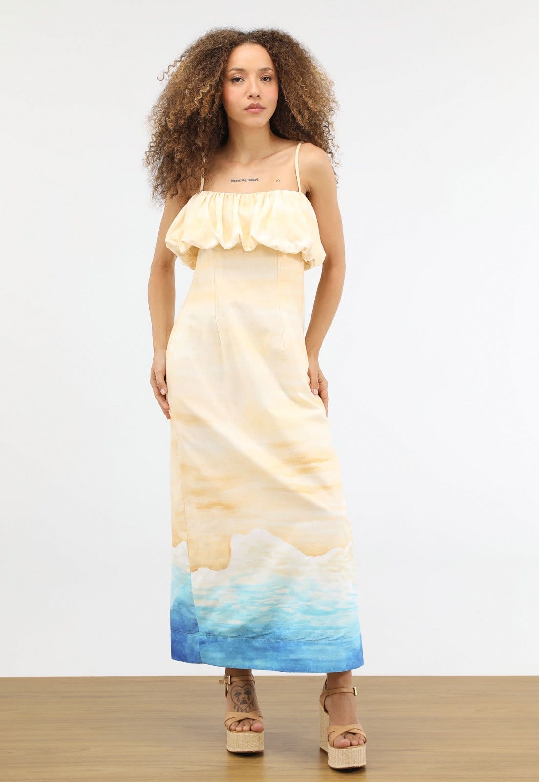 Vista principal Vestido Longo Feminino FARM Estampa Horizon FARM bege