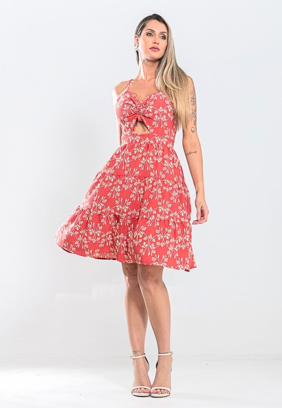 Vestido Curto Decote Frontal Duna Estampado Tendencia Com Babado Com Alça Com Regulador Costas Nuas Cor Melancia