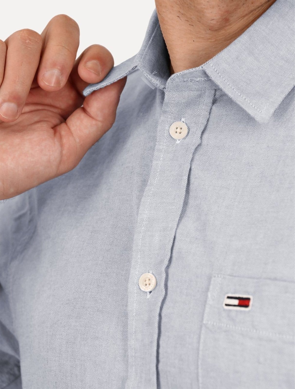 Vista 2 Camisa Tommy Jeans Masculina Regular Classic Oxford Pocket Escuro Tommy Jeans azul