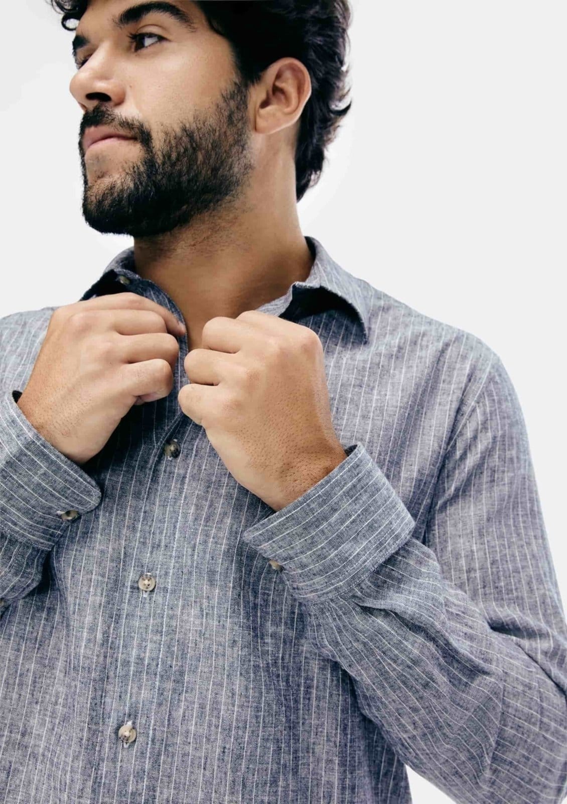 Vista 2 Camisa Masculina Manga Longa Listrada Em Linho Hering cinza