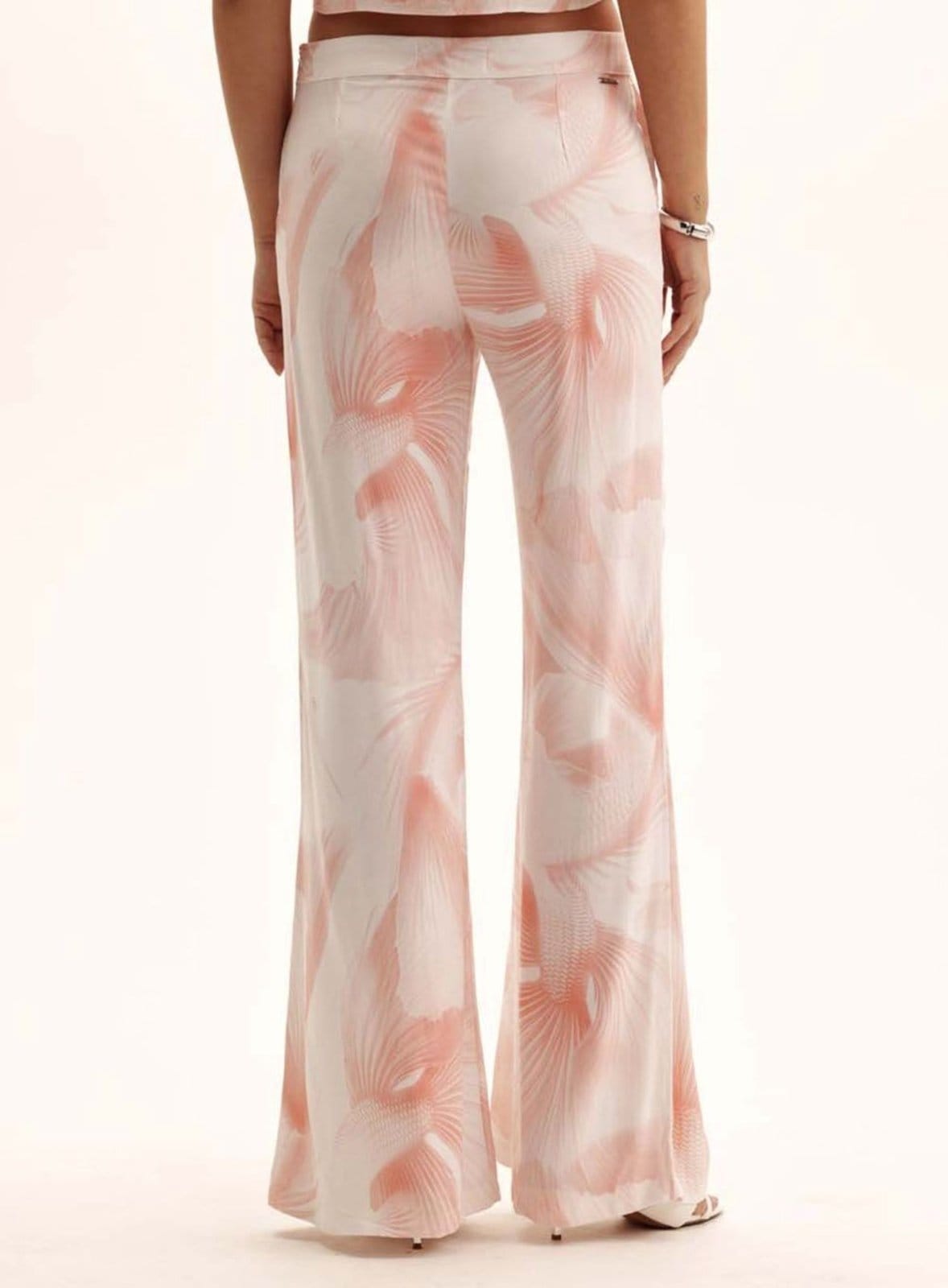Vista 2 Calça Comfort Flare Fish Flower Triton Off White Triton branco white