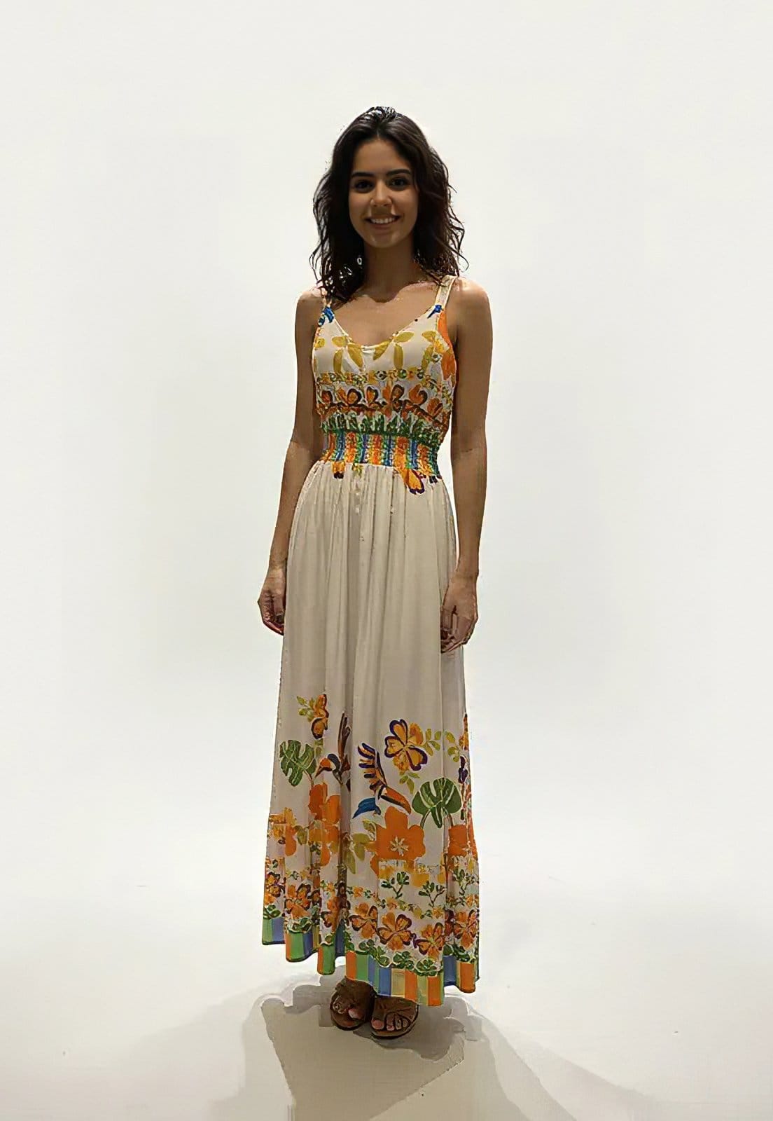 Vista 2 Vestido CabanaFree Midi Plus Viscose Alça Média Asas do Brasil oFF Cabanafree estampado/off-white