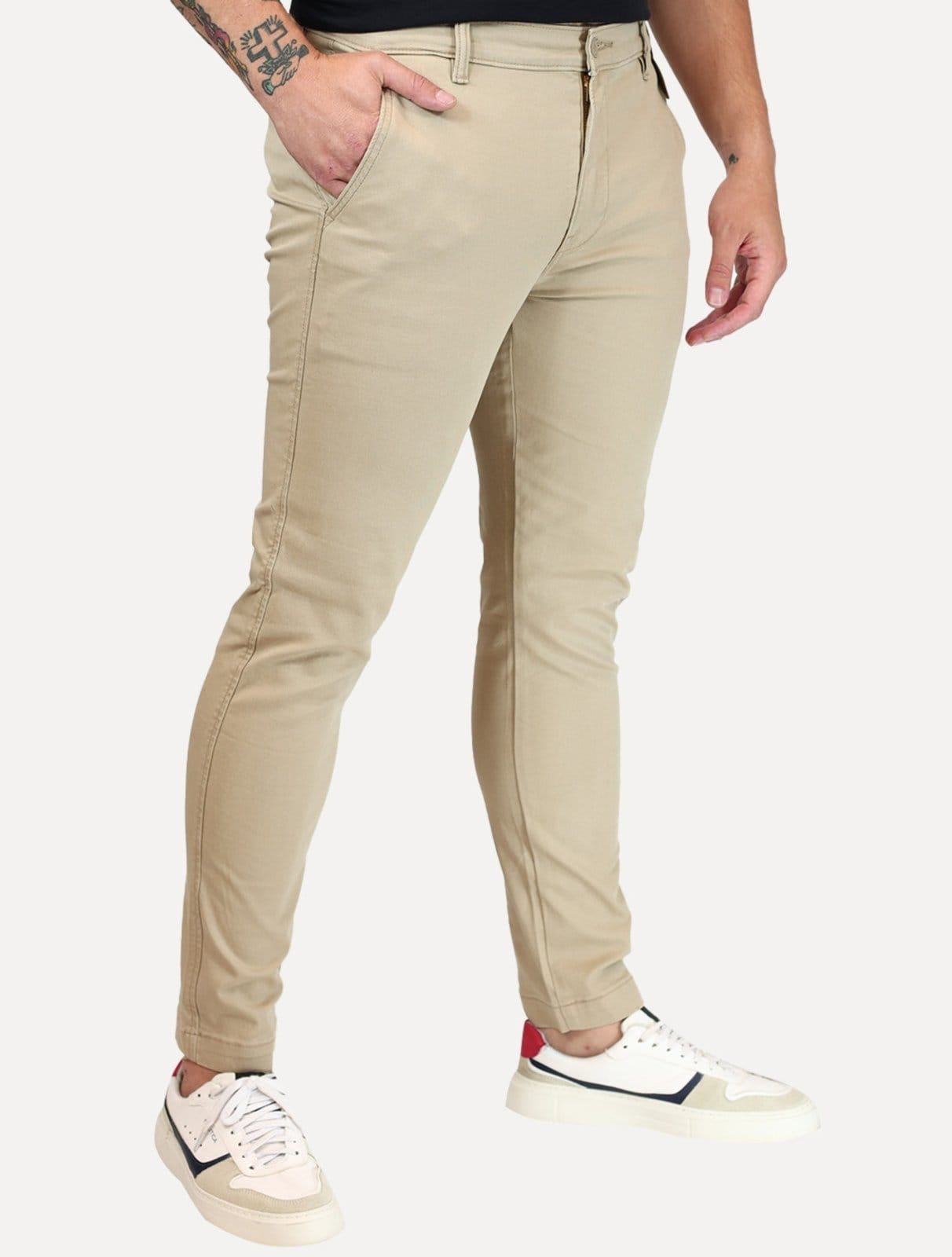 Calça Levis Masculina de Sarja Slim Taper XX Chino