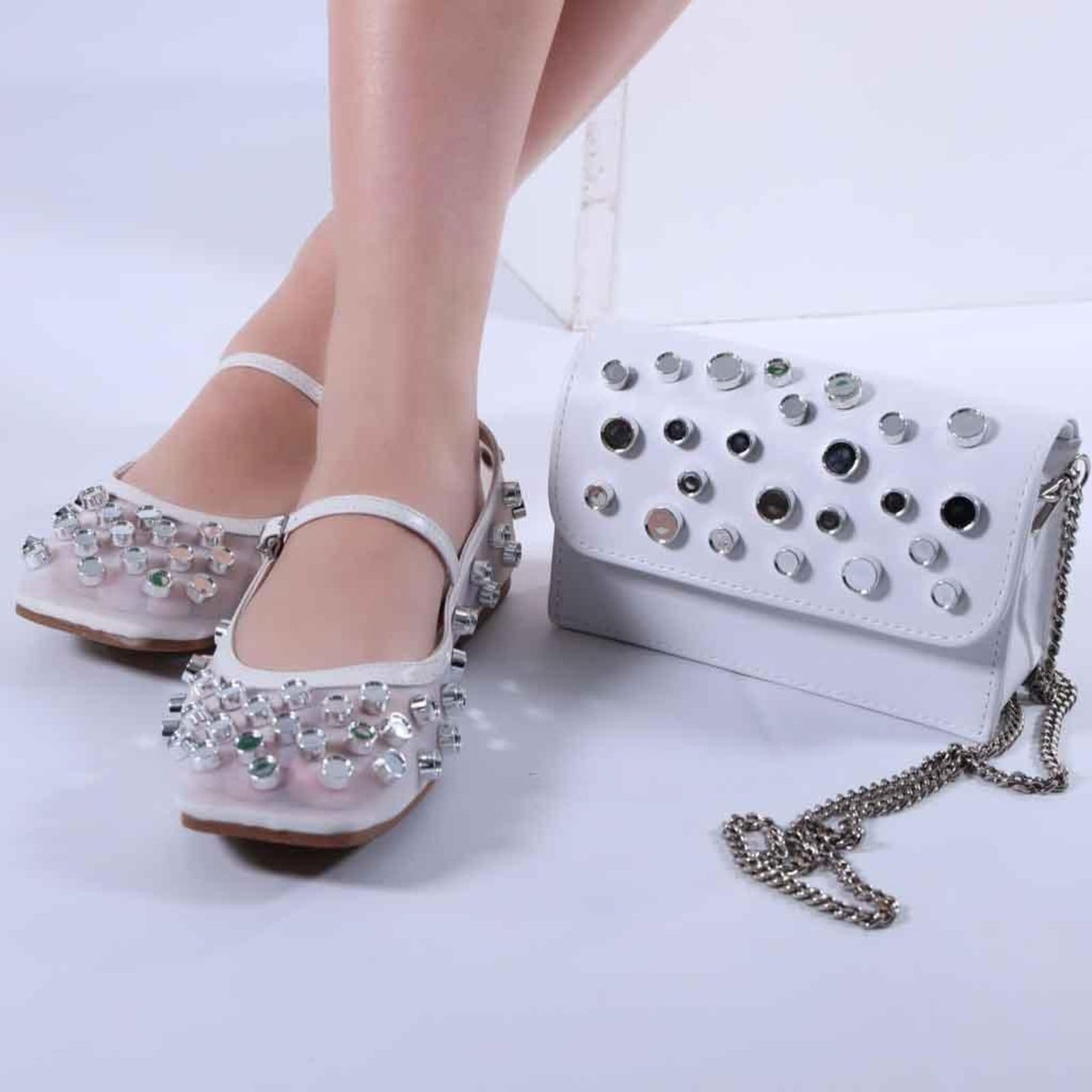 Vista 2 Sapatilha Feminina Zariff com Maxi Esferas 2017-6331 Branco Zariff incolor