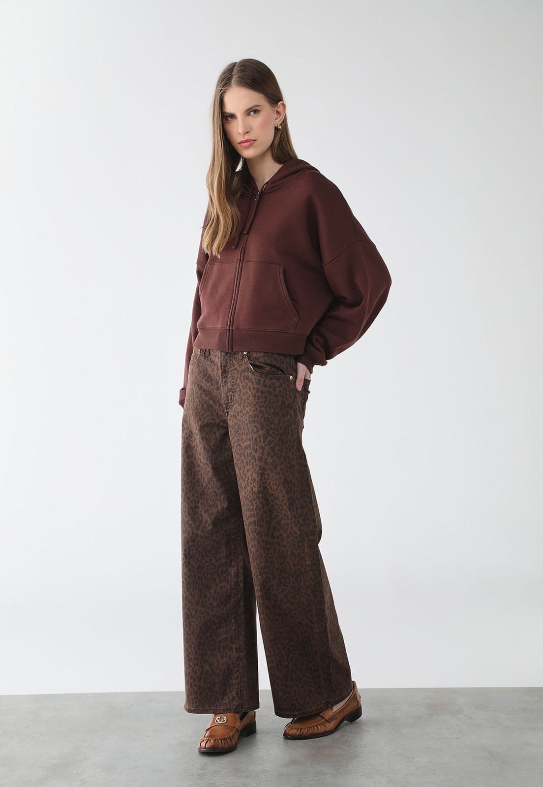 Vista 2 Blusa de Moletom Feminina GAP Com Capuz GAP marrom