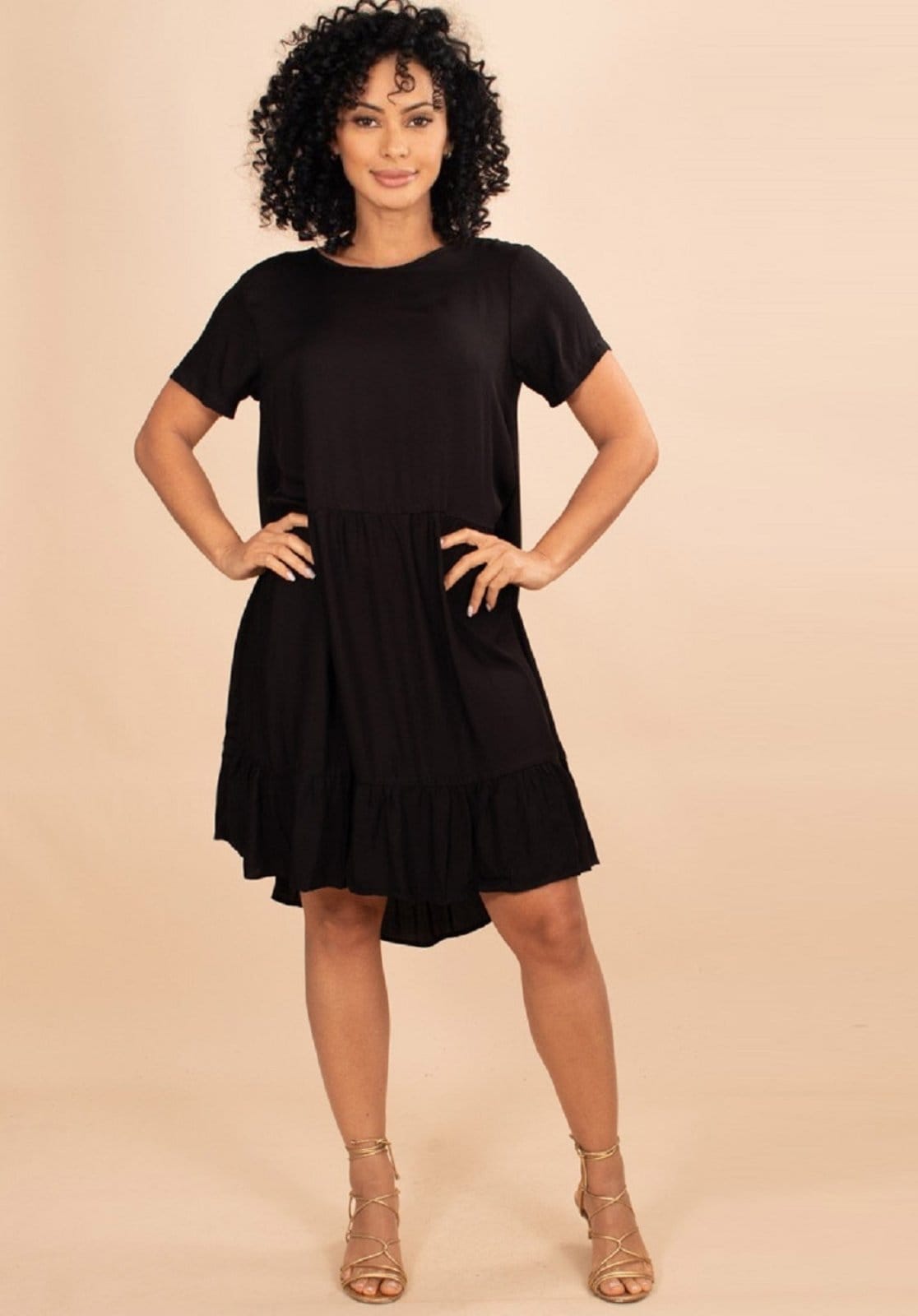 Vista 2 Vestido Curto Viscose Camadas Xororó Amazonia Vital preto