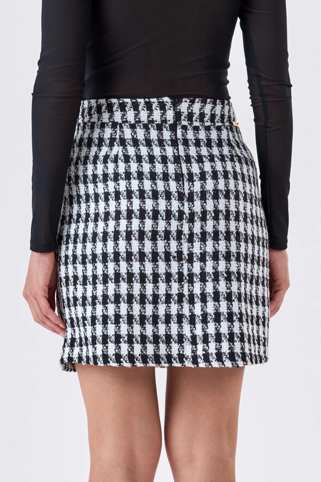 Vista principal Saia Curta PKS Alfaiataria Tweed Preto e PKS branco