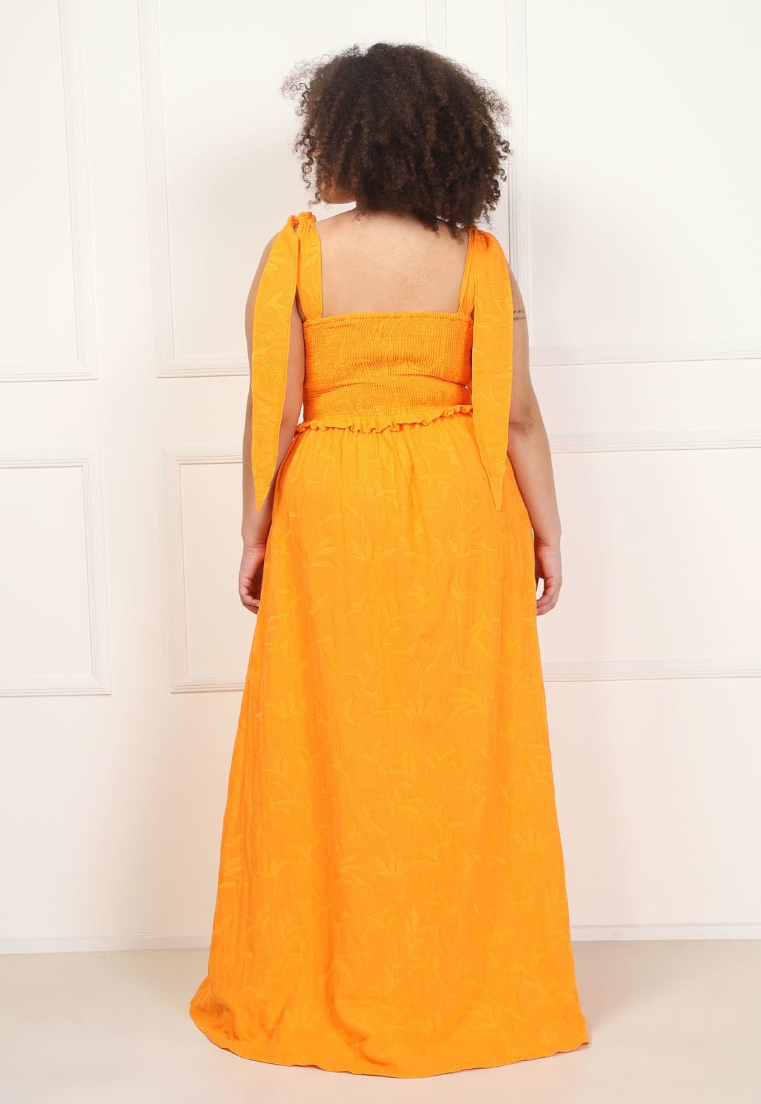 Vista 2 Vestido OÁSIS RESORTWEAR Longo Amarração OÁSIS RESORTWEAR laranja