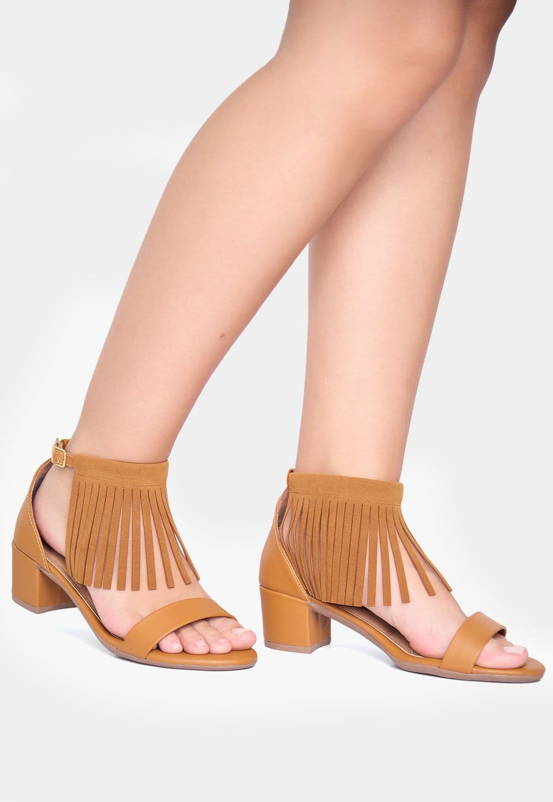 Vista 2 Sandália Feminina Takata Salto Baixo Bloco Grosso Franja Marrom TAKATA BY RAFAEL TAKATA caramelo