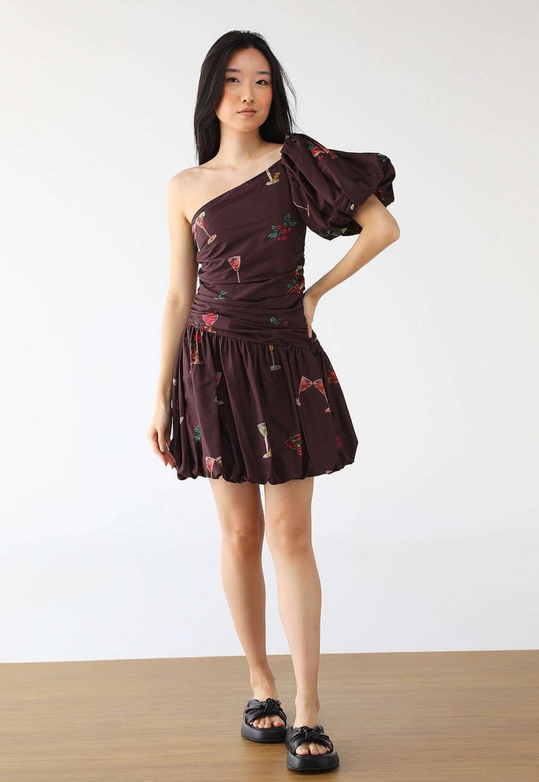 Vista 2 Vestido FARM Curto Coquetel Tropical FARM bordô