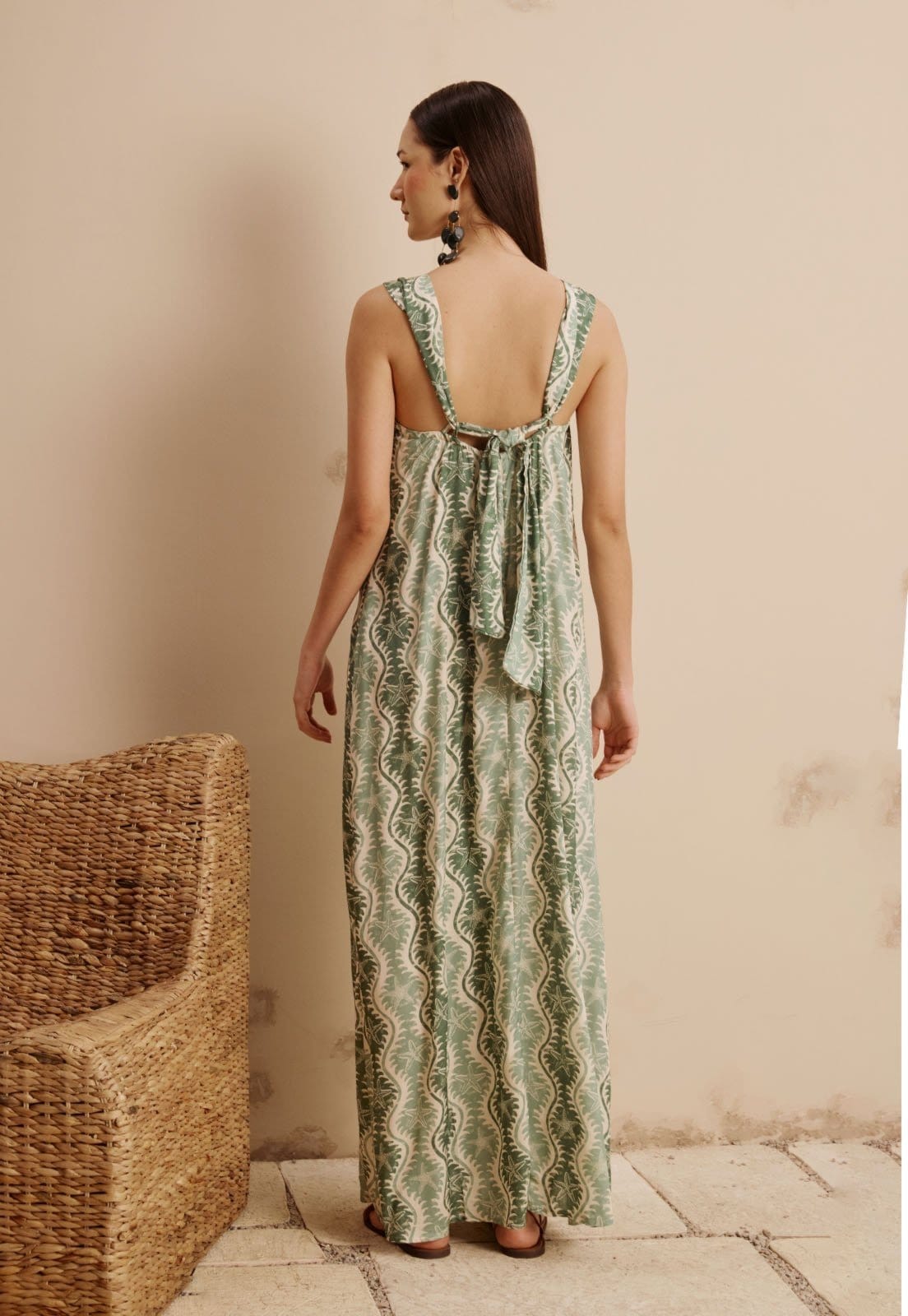 Vista 2 Vestido Longo Detalhe Estrela do Mar Estampado Rio CaCay verde