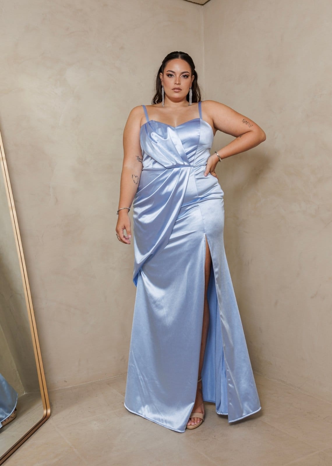 Vestido Longo de Festa Madrinhas Plus Size Sereia Alcinha com Fenda Derika Serenity - 2