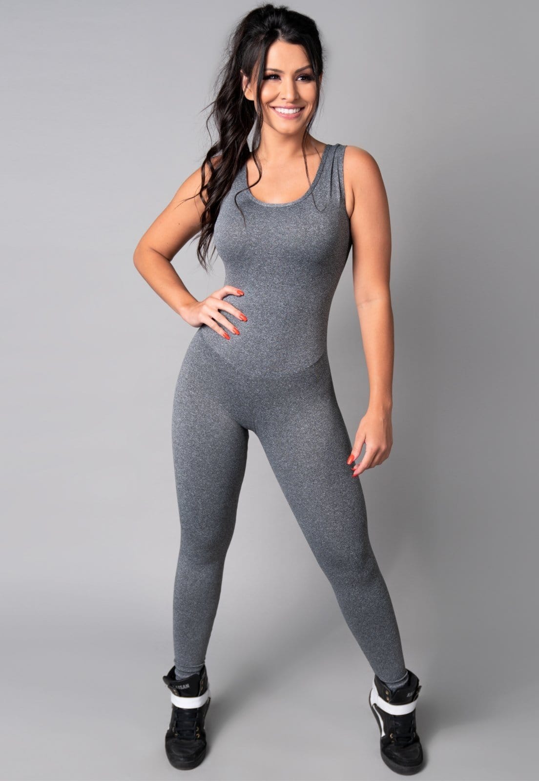 Vista 2 Macacão Longo MVB Modas Costa Nua Fitness Suplex Estampado Mvb Modas cinza