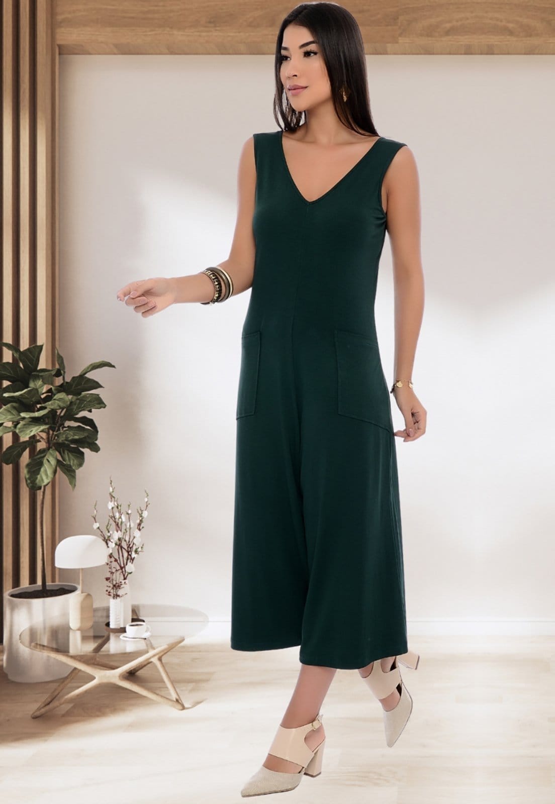 Vista 2 Macacão Pantacourt de Alças e Bolsos B'Bonnie Carla Musgo B'Bonnie verde