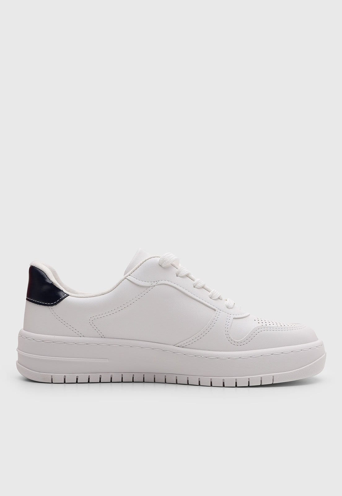 Vista 2 Tênis Feminino Vizzano Detalhe Traseiro VIZZANO branco