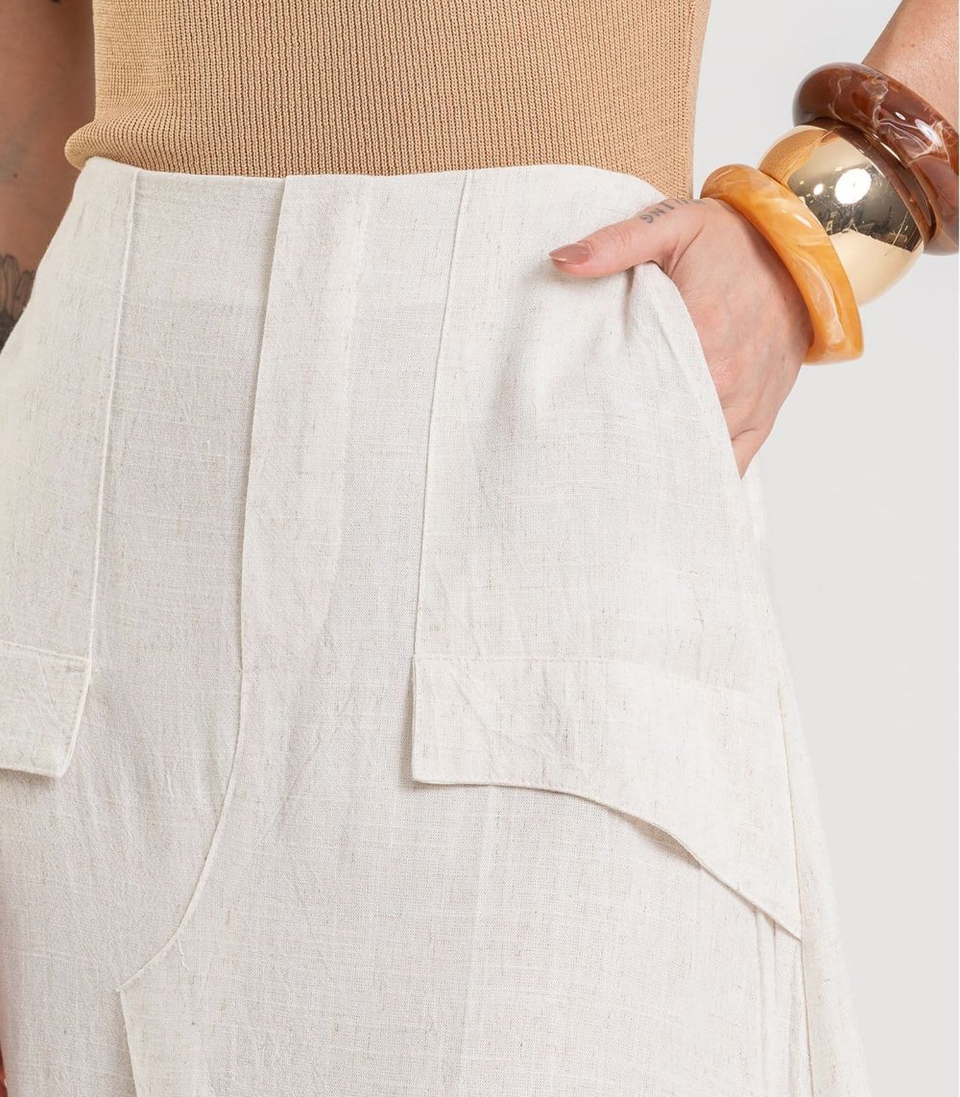 Vista 2 Saia Midi Feminina em Linho Dianna Dianna bege