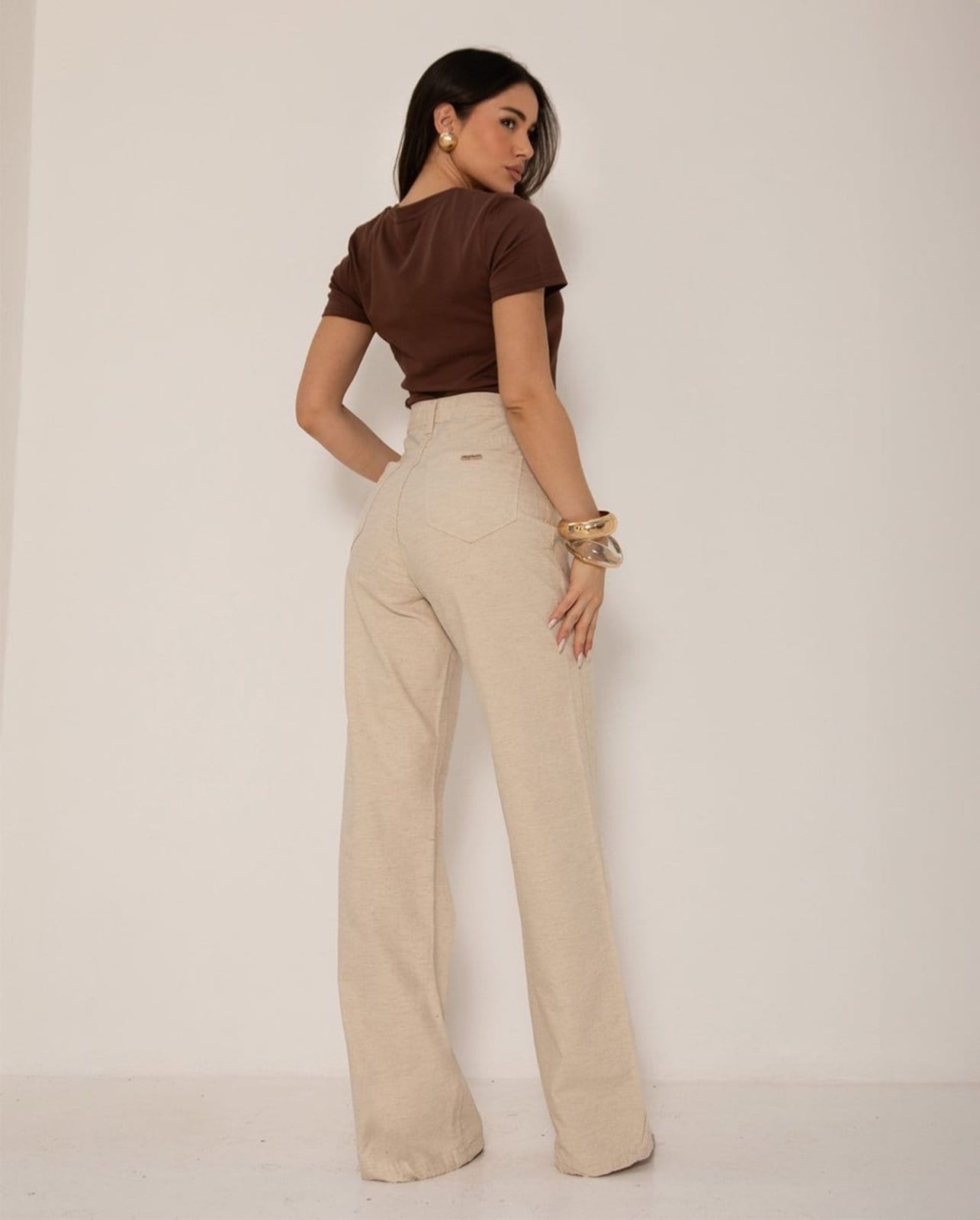 Vista 2 Calça Jeans Wide Leg Feminina Cintura Alta Básica com Elastano 28000 Linho Consciência bege