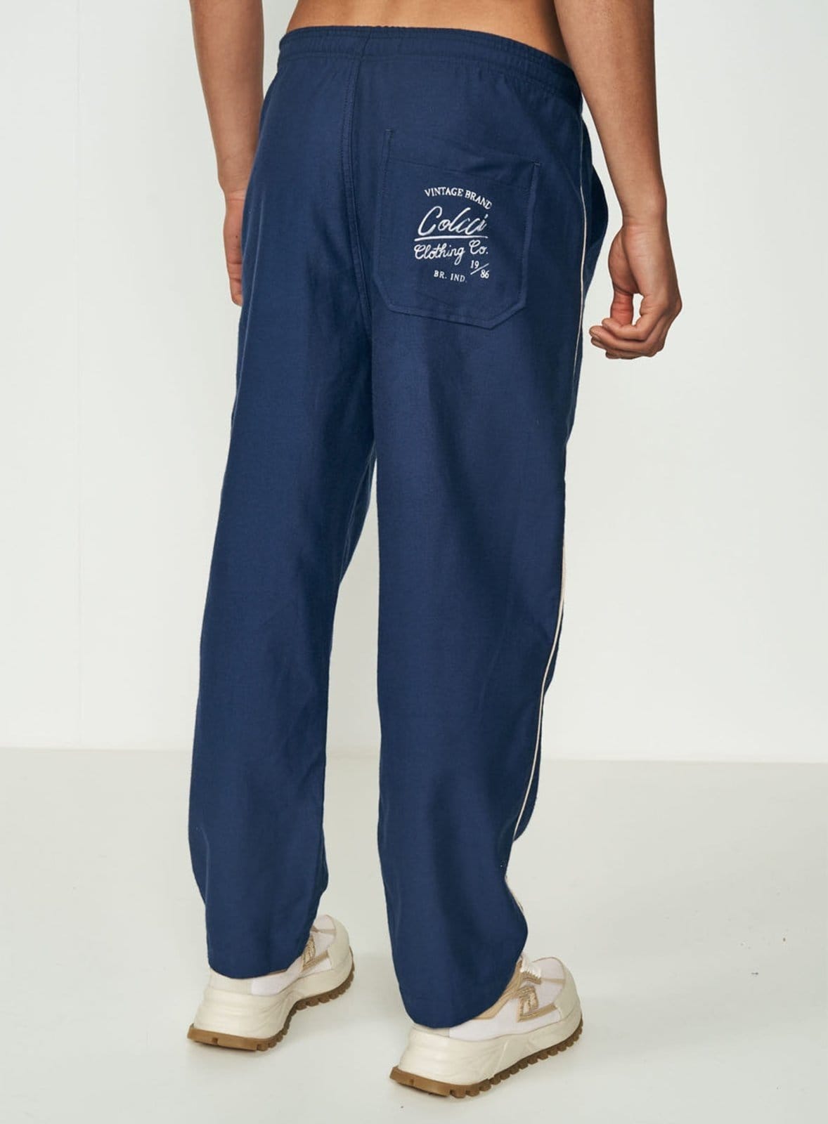 Vista 2 Calça Sarja Relax Colcci Darkness Colcci azul