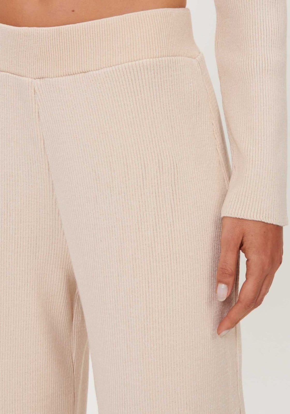 Vista 2 Calça Tricô Reta De Cintura Alta Lança Perfume bege