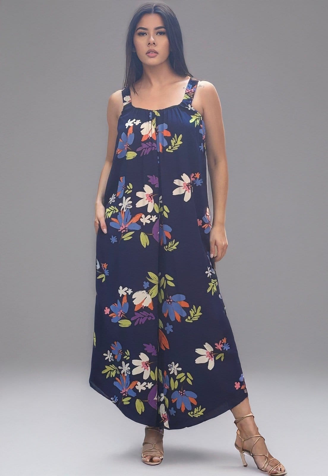 Vista 2 Macacão Amazonia Vital Saruel Viscose Alça com Elástico Estampa Festa das Flores Azul Amazonia Vital amarelo/estampado/verde/vermelho azul