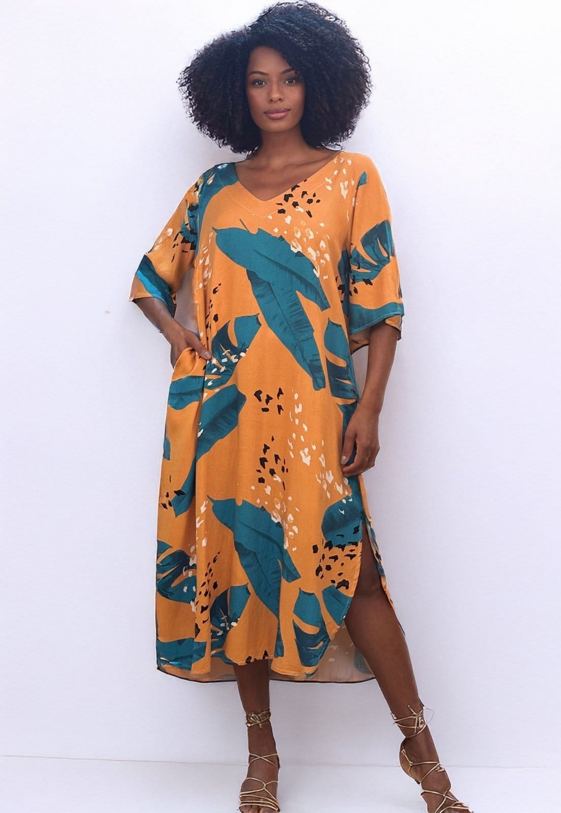 Vista 2 Vestido Midi Amazonia Vital Abapã Plano com Bolso Estampa Aurora Botânica Amazonia Vital azul/estampado/laranja