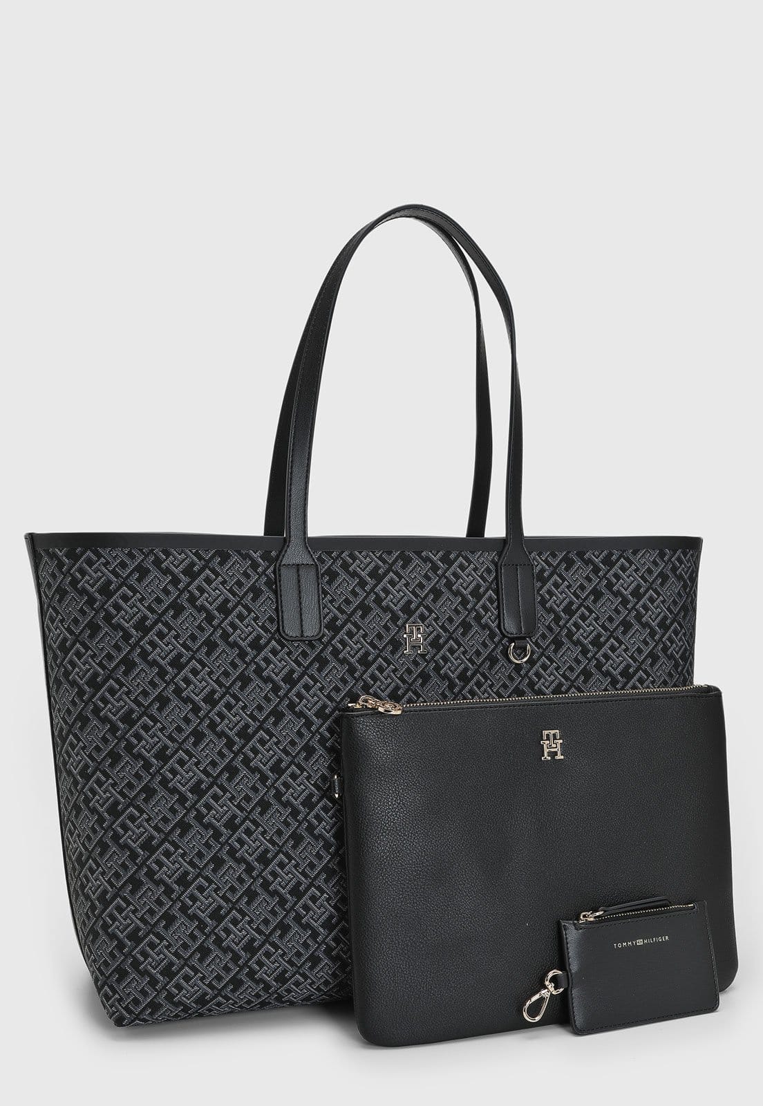 Vista 2 Kit Bolsa Feminina Tommy Hilfiger Monograma Preta Tommy Hilfiger preto