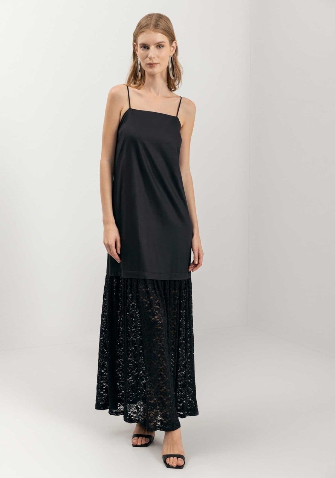 Vista 2 Vestido Longo De Alças Com Barra Rendada Lez a Lez poás