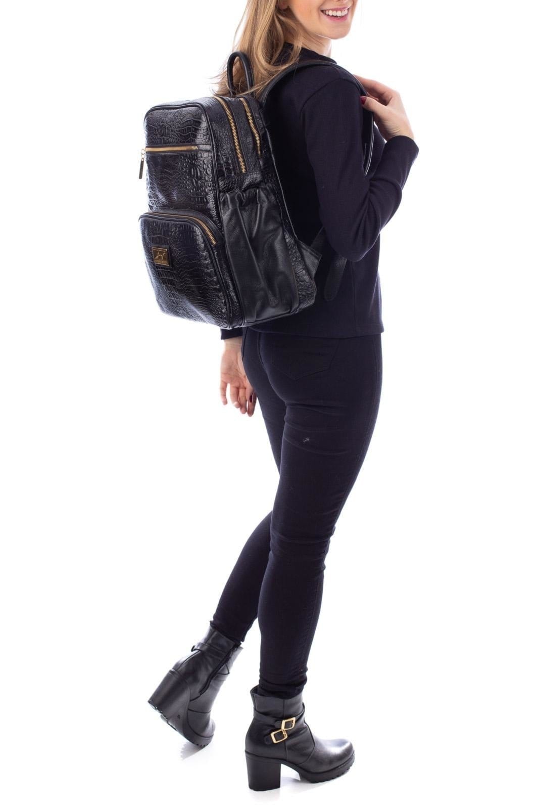 Vista 2 Mochila Feminina Grande Em Couro Croco Zooey Andrea Vinci preto