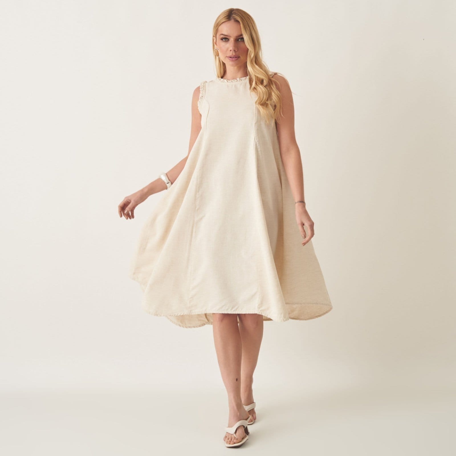 Vista principal Vestido Midi Linho com Babadinhos Bloom branco