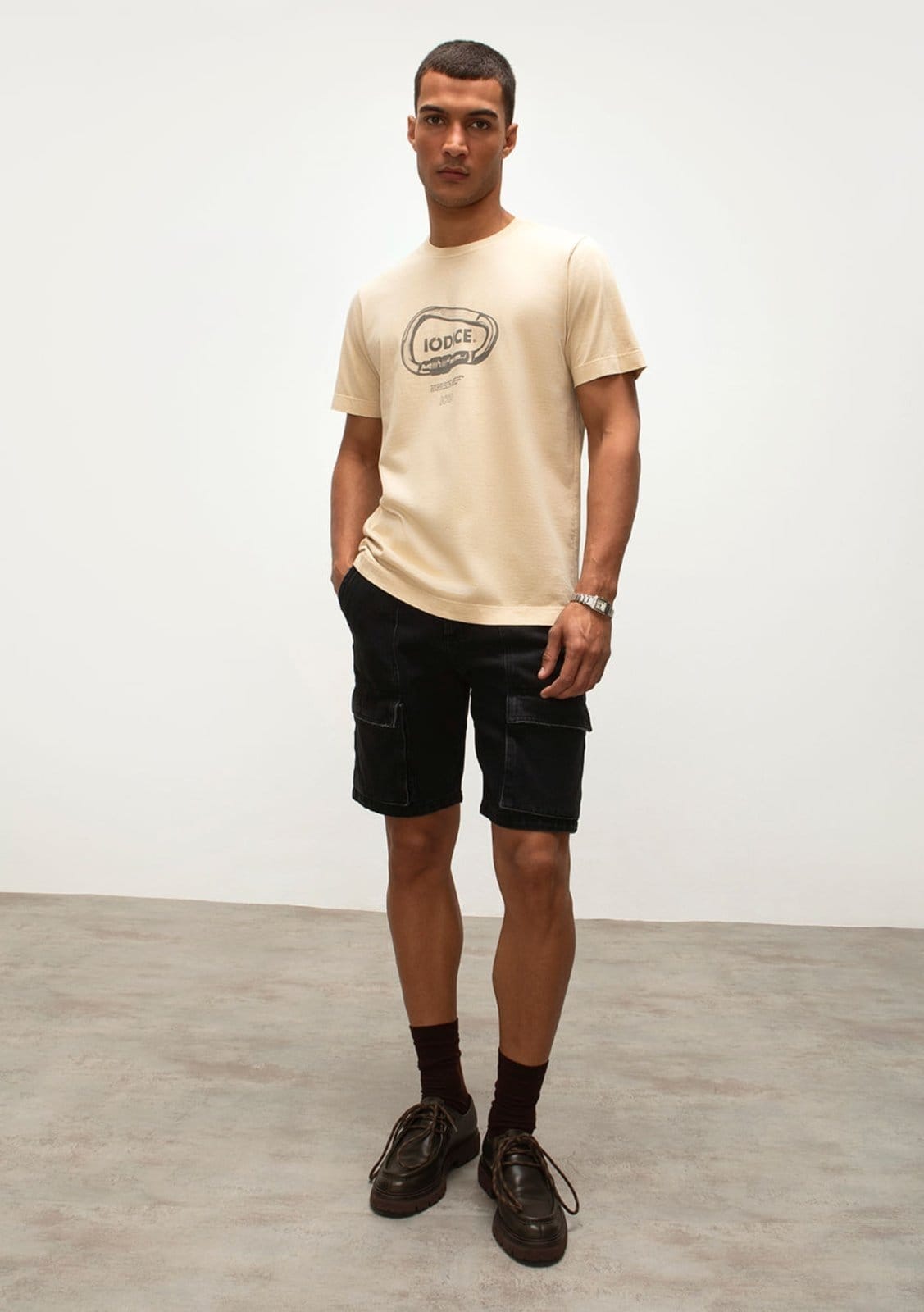 Bermuda Iódice Com Recortes