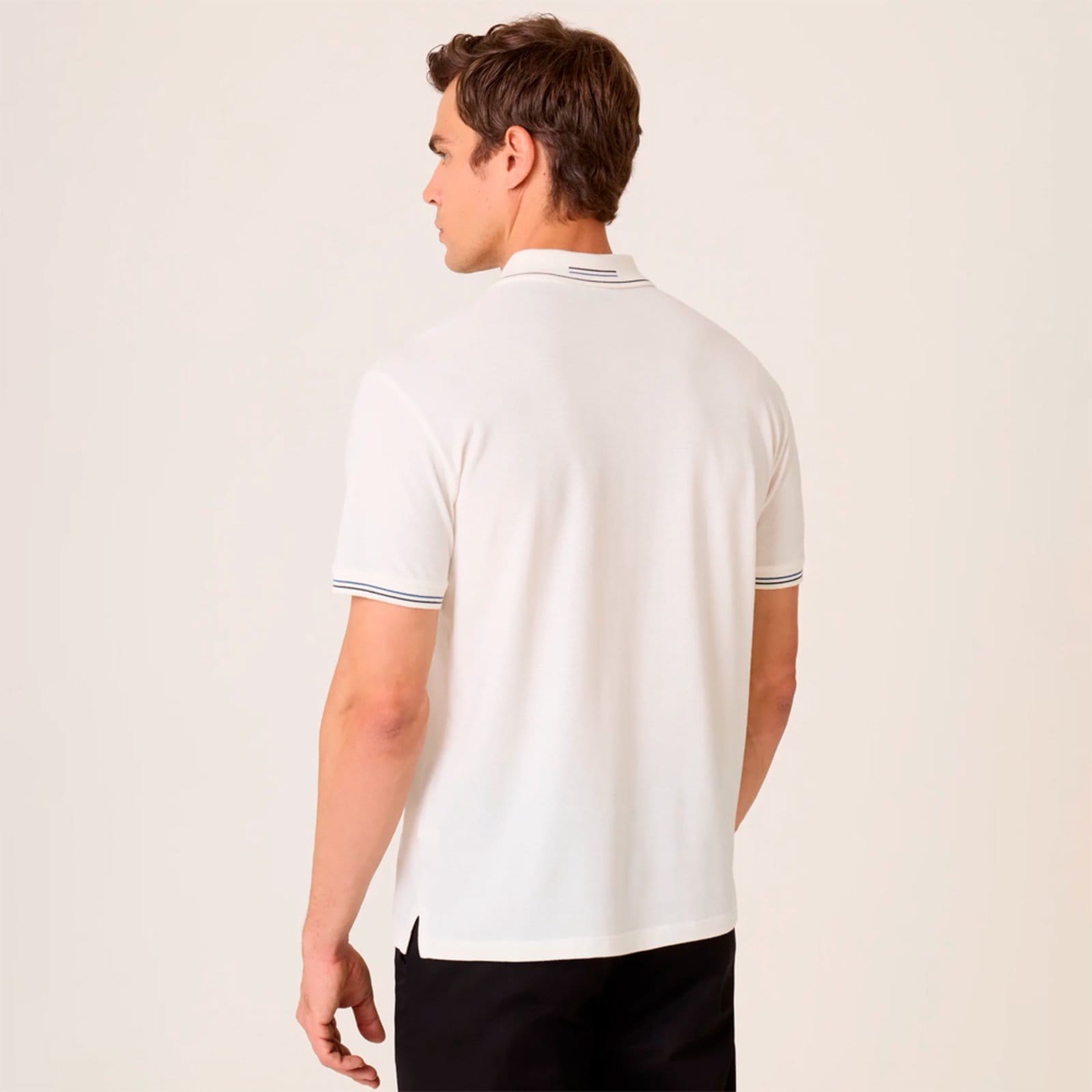 Vista 2 Camisa Polo Dudalina Jacquard Friso Ve26 Off White Masculino Dudalina amarelo white