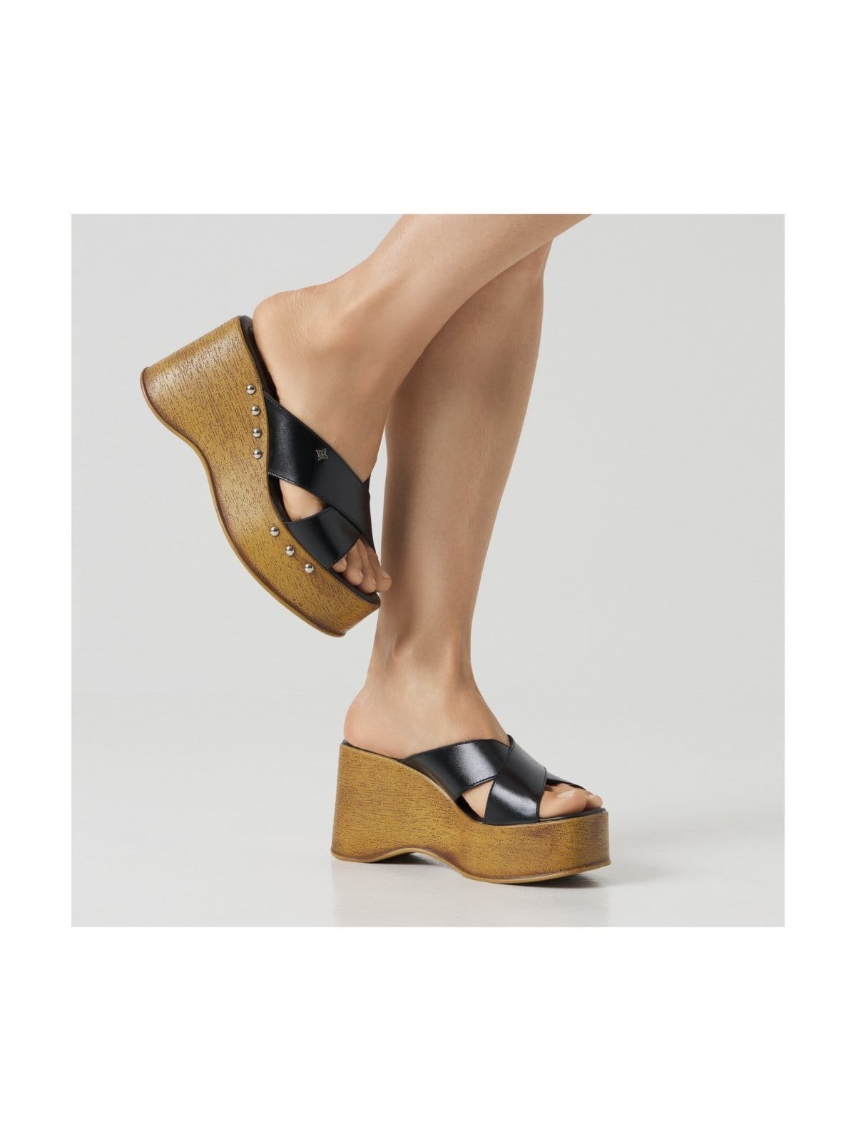 Vista 2 TAMANCO CAMILA DI VALENTINI NAPA Di Valentini preto