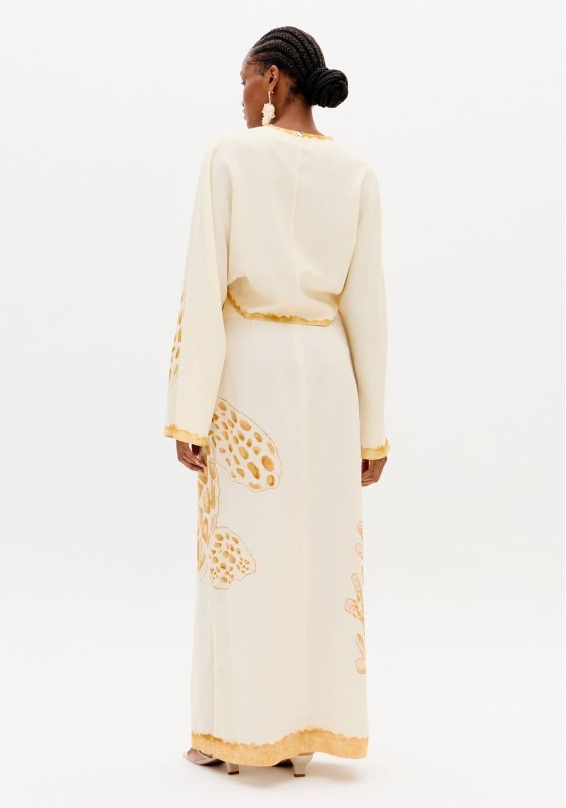 Vista 2 Saia Super Midi Estampada Cintura édia Lança Perfume amarelo