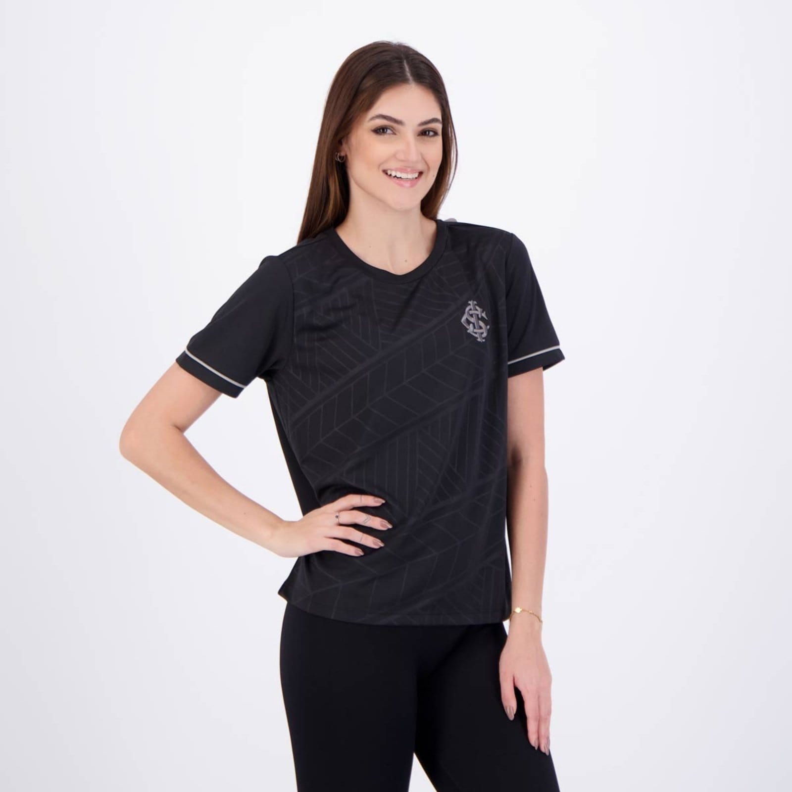 Vista 2 Camisa Internacional Consciência Negra Feminina Preta Betel preto