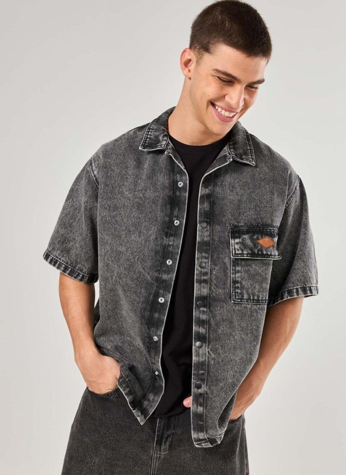 Vista principal Camisa Manga Curta Box Em Jeans Youcom cinza