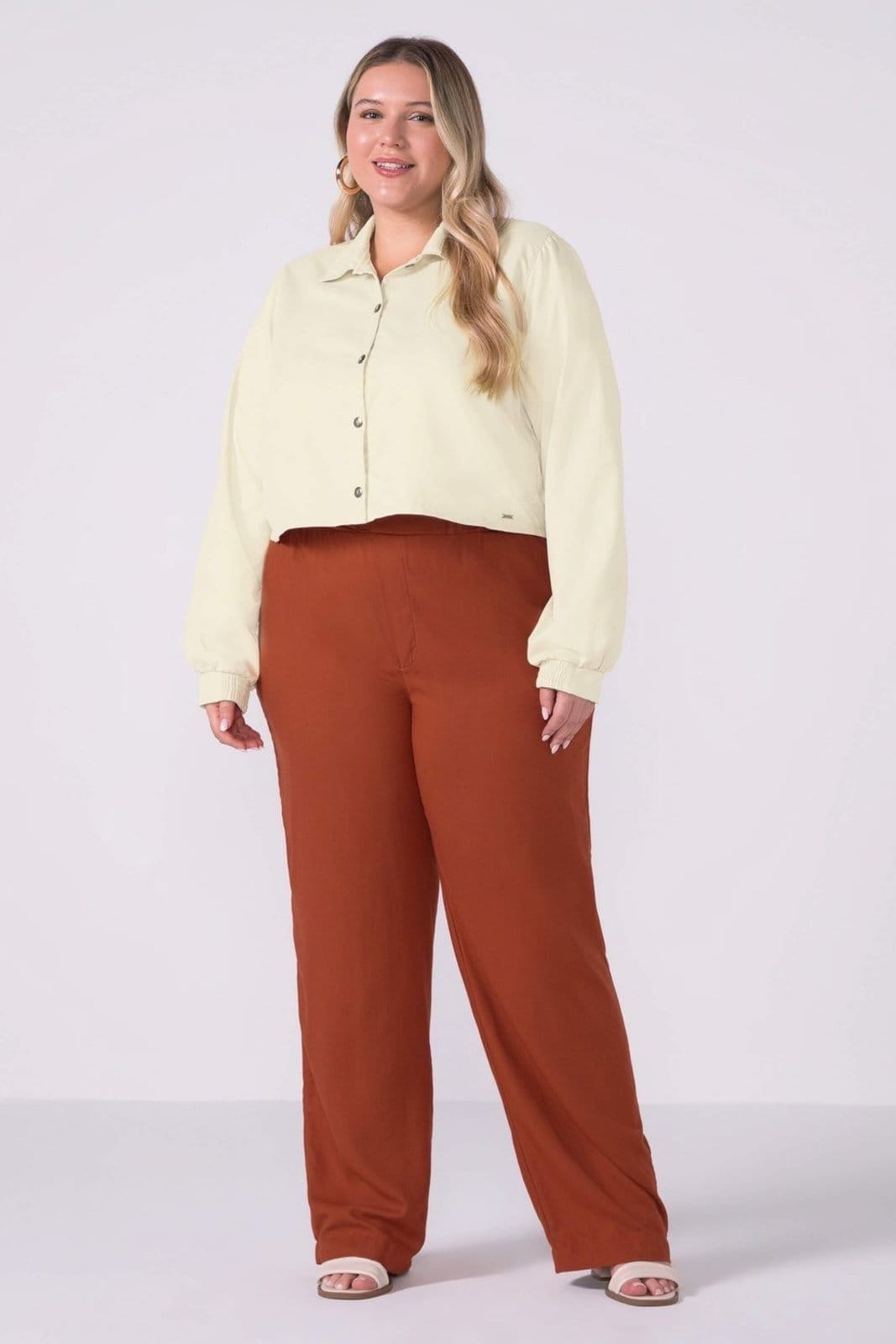 Camisa Feminina Alfaiataria Com Botões Marialícia - 2