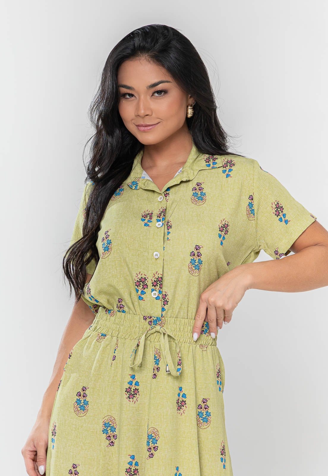 Vista 2 Camisa Aura Dani Viscolinho Floral Buquê Aura verde