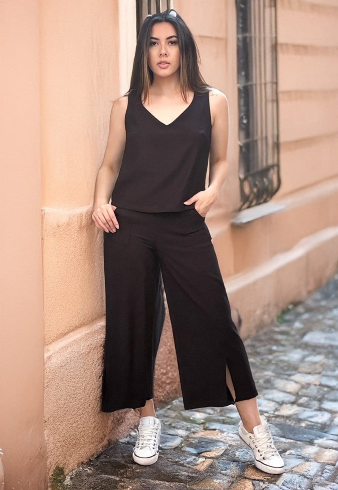 Calça Plana Pantacourt Preta