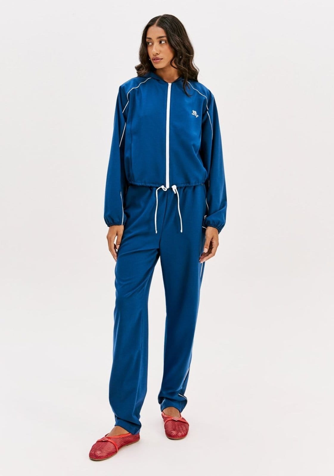 Calça Reta Cintura Alta Com Bordado