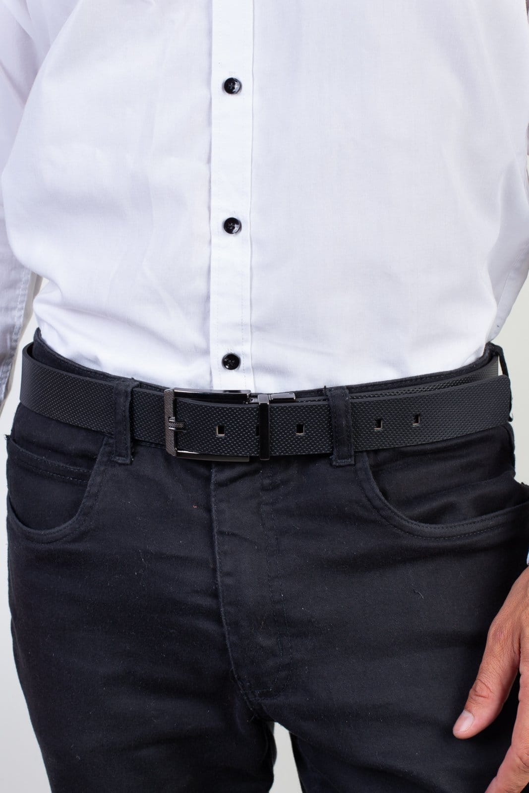 Cinto Vira Vento Reversível Em Couro Grafite Max Caramelo