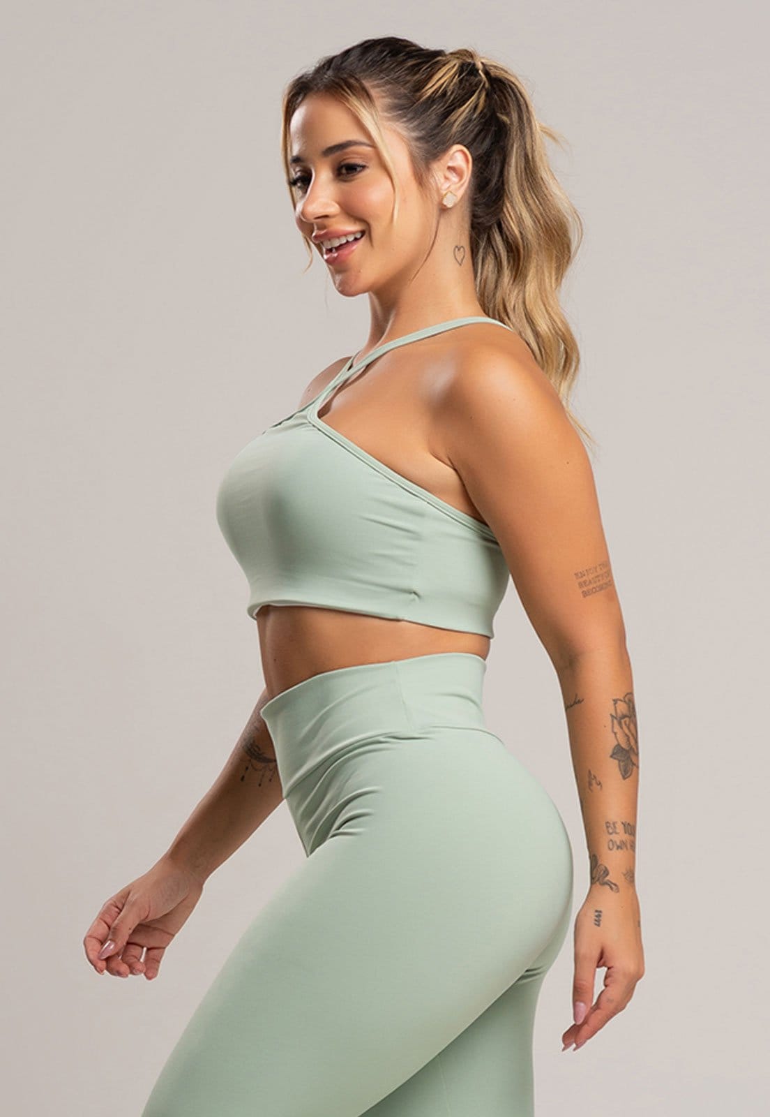 Vista principal Top Cropped MVB Modas Fitness Duplo Alcinha Poliamida Pistache Mvb Modas verde